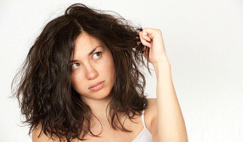 ¿Cabello reseco? Soluciónalo así con 5 remedios caseros 