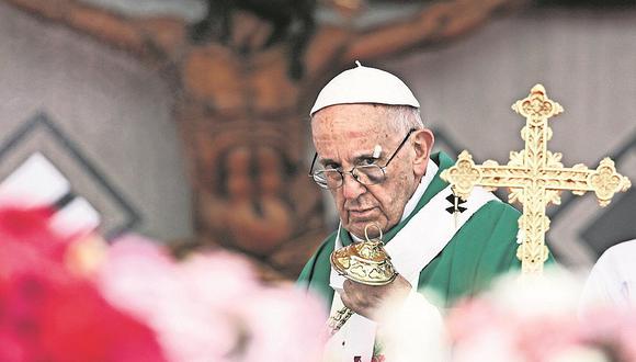 Papa Francisco sufre accidente y se despide de Colombia
