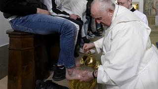 Jueves Santo: Papa Francisco lava los pies a doce presos de una cárcel de menores