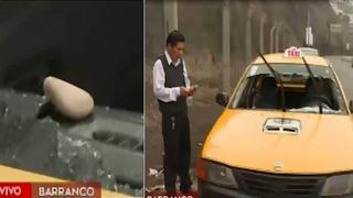 Costa Verde: Piedra cae sobre parabrisas de auto y taxista salva de morir│VIDEO