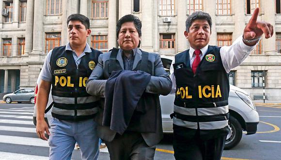 Echan a director de penal por permitir visitas irregulares en prisión a Edwin Oviedo