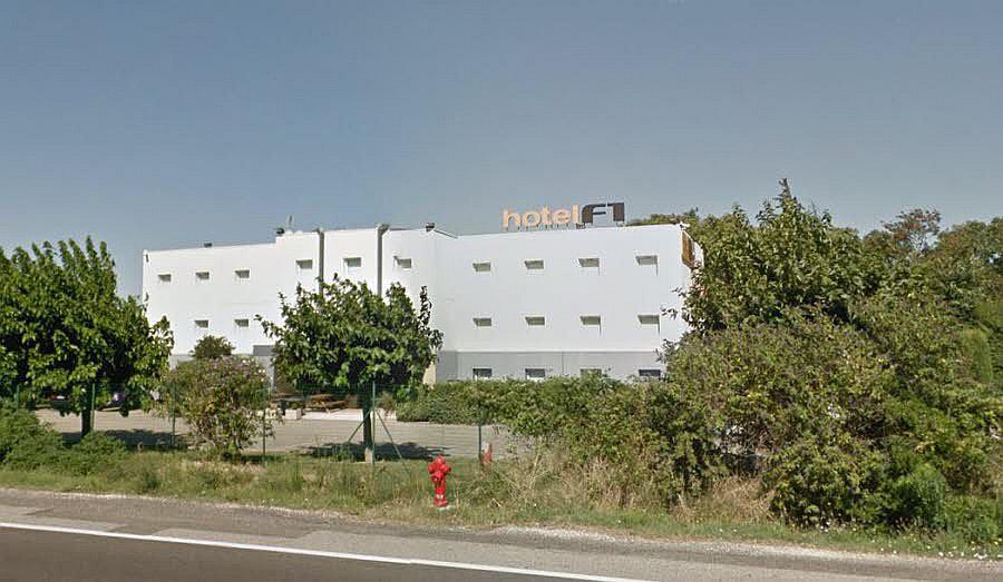 Francia: Hombre armado se atrinchera en hotel tras discutir con el gerente 