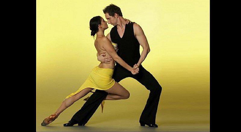 ¿Te gustaría bailar bachata? Este tutorial te enseñará en un dos por tres (VIDEO)