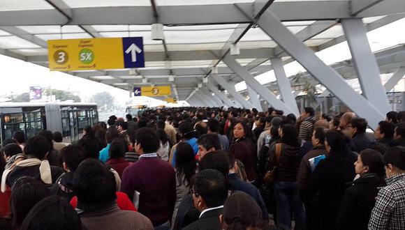 Metropolitano: caos se apoderó de estaciones por cambio de rutas