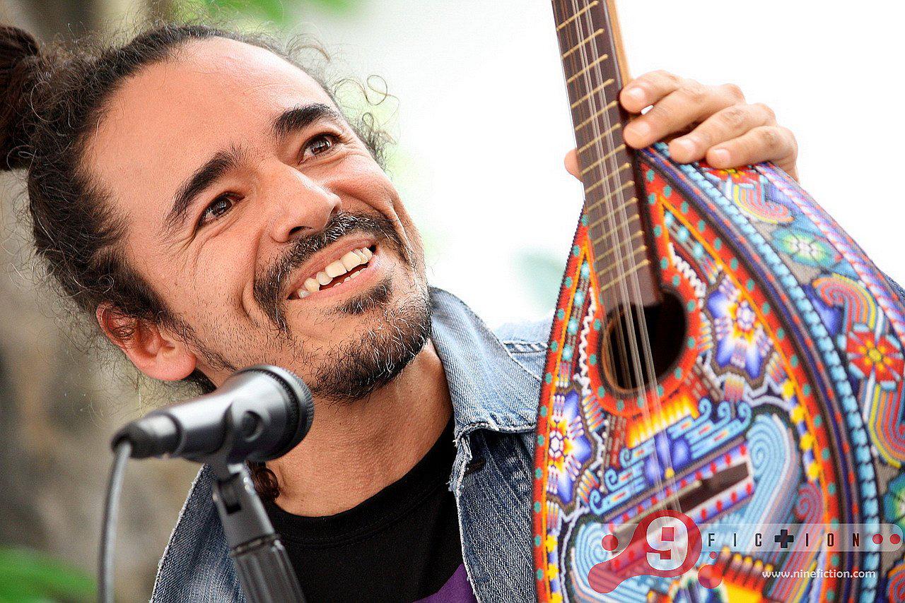 Rubén Albarrán, de Café Tacvba, fumó marihuana en pleno concierto [VIDEO] 