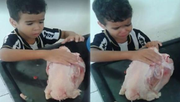 Facebook: Niño rompe en llanto para que su mamá no cocine pollo [VIDEO]
