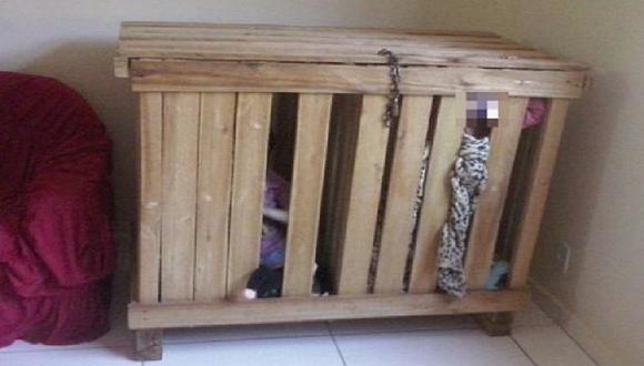 Hermanitos gemelos de tres años son hallados encerrados en caja de madera (FOTOS)