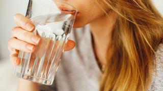 Comer para vivir: Beber líquidos e incontinencia urinaria