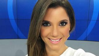 ¡Cuando los amarres y la gamuza llegan a los noticieros! ¡Alexandra Hörler y su look super chic! [FOTOS]