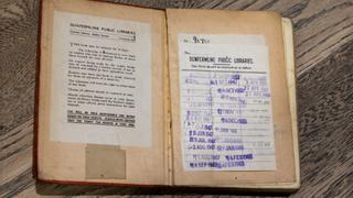 El caso del libro que fue prestado hace 110 años y retornó misteriosamente a una biblioteca