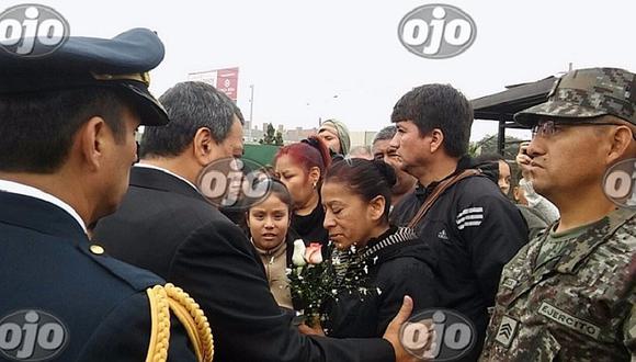 Tragedia de Marbella: ministro de Defensa da el último adiós a soldado ahogado (FOTOS y VIDEOS)