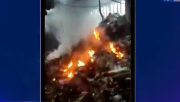 Incendio en galería Plaza Central en Mesa Redonda ocurrió el último jueves 30 de diciembre. (Captura: Canal N)