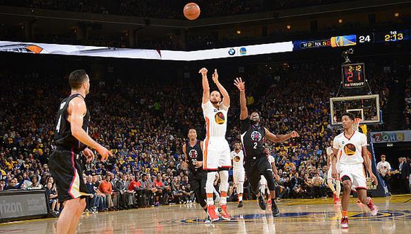 NBA: Curry dirige a líderes Warriors que vencen 144-98 a los Clippers 