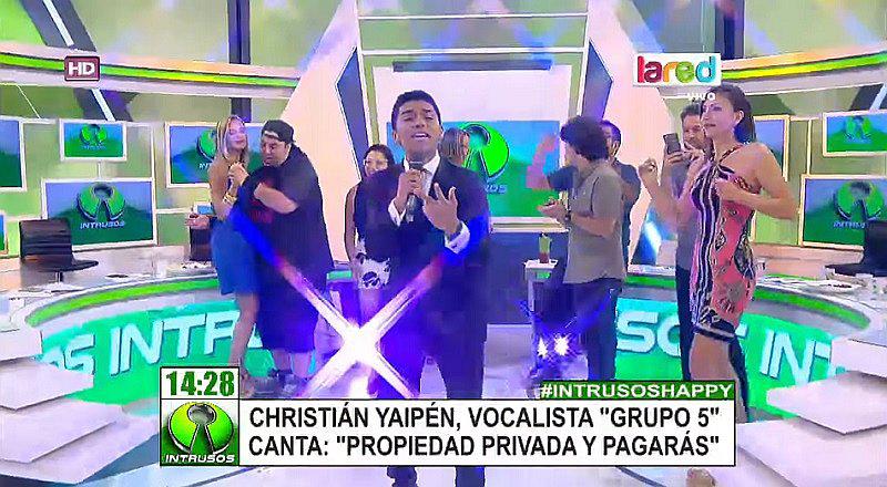 ​Grupo5 hace bailar a conductores de famoso programa chileno (VIDEO)