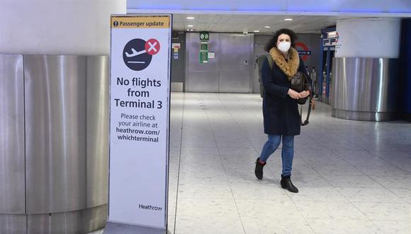 Sigue aumentando el número de países que ha decidido suspender las llegadas de viajeros desde el Reino Unido. (Foto: EFE/EPA/FACUNDO ARRIZABALAGA)