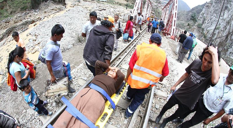 Fenómeno El Niño: Emergencia amarilla en centros de salud por huaicos