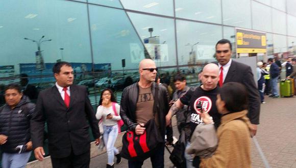 Bruce Willis: Su doble alocó a fans tras su llegada a Lima [FOTOS] 