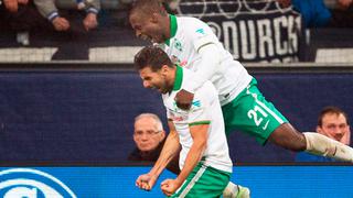 Claudio Pizarro anota en triunfo del Werder Bremen sobre Schalke 04 