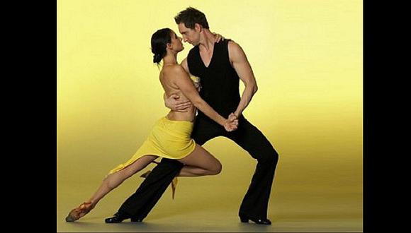 ¿Te gustaría bailar bachata? Este tutorial te enseñará en un dos por tres (VIDEO)