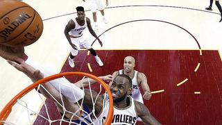 NBA: Cavaliers arrollan a Warriors 137-116 y van por remontada en final