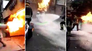 Bombero escapa con un tanque de gas en llamas e impide que explote en restaurante