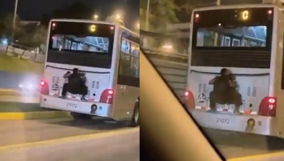 Captan a hombre trepado de bus del Metropolitano en movimiento. Foto: Twitter