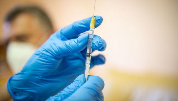 El proceso de vacunación se hará de manera progresiva en la medida que se han cumplido las diferentes etapas del Plan Nacional de Vacunación. (Foto: VLADIMIR SIMICEK / AFP).