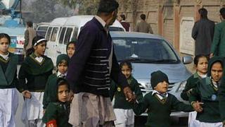 Paquistaní “eléctrico” tiene 35 hijos y aspira a alcanzar los 100 