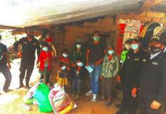 Policías piuranos donan víveres y ropa de invierno a madre de seis niños en pobreza extrema