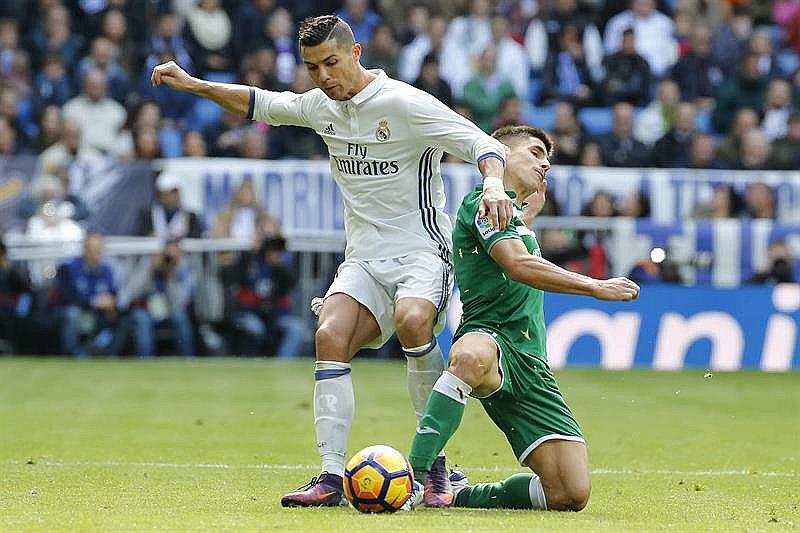 Cristiano Ronaldo amplía su contrato con Real Madrid hasta 2021 