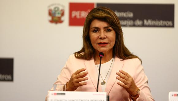 La ministra de Salud, Elizabeth Hinostroza, pidió a la ciudadanía no alarmarse ante casos de Coronavirus. (Foto: GEC)