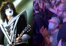 Anciana de 75 años remece las redes por rockear a lo grande en concierto de Kiss: “La abuela del rock”