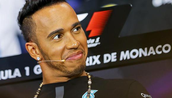 Campeón de F1 Lewis Hamilton amplía su contrato con Mercedes hasta 2018