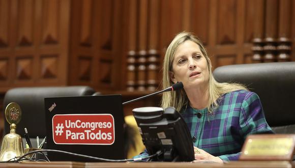 María del Carmen Alva y los tres vicepresidentes acordaron mantener su seguridad, chofer y combustible por seis meses más. Foto: archivo Congreso