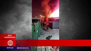 Incendio en Ate: Siniestro consumió 20 puestos de centro comercial (VIDEO)