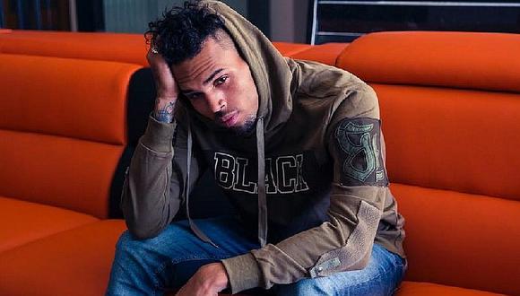 Chris Brown, ex de Rihanna, acusado de amenazar con pistola a mujer