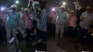 Abuelitos son las estrellas de TikTok tras realizar exitoso baile viral