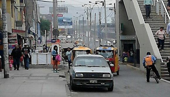 SJL: ​ambulantes invaden veredas cerca a la estación San Juan del tren eléctrico