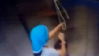 Niña salva de morir ahorcado a su hermano menor dentro de ascensor | VIDEO