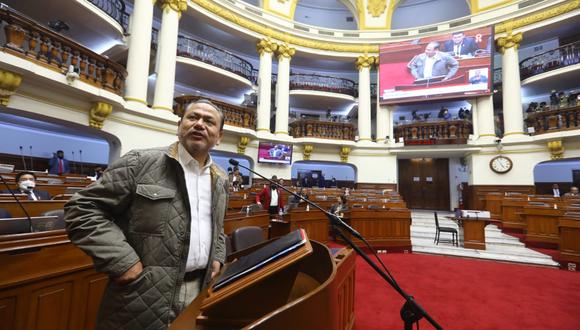 Mariano González pide al Congreso retirar del cargo a Pedro Castillo. (Foto: Congreso)