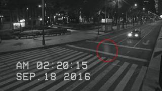 YouTube: ¿Niña fantasma fue captada en avenida? Esclarecen el misterio [VIDEO]
