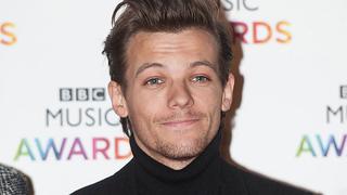  One Direction: Louis Tomlinson diseña camiseta de fútbol y lo critican 