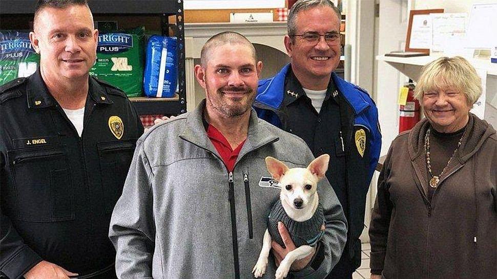 Indigente dona 17 mil dólares a banco de alimentos que le daba de comer