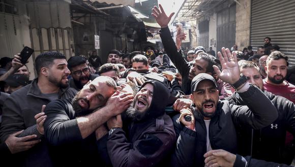 Palestinos. (Foto de Alaa Badarneh / EFE)