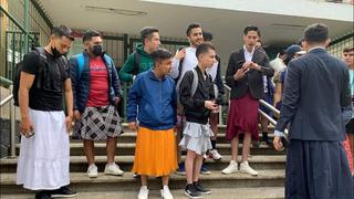 México: Profesor y sus alumnos se vistieron con faldas para realizar experimento social en universidad