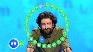 Concursante se vuelve millonario al acertar las 25 palabras escondidas detrás de un tablero con el abecedario