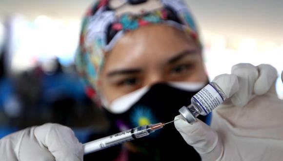 Vacunación contra el COVID-19 en Lima y Callao sigue avanzando. Foto: Alessandro Currarino / @photo.gec