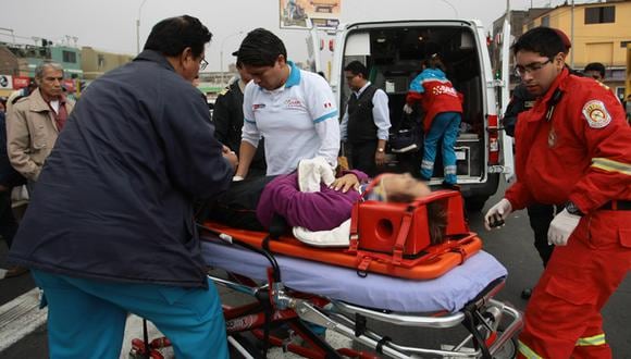 Huancayo: Se lanza al vacío y cae en brazos de taxista 