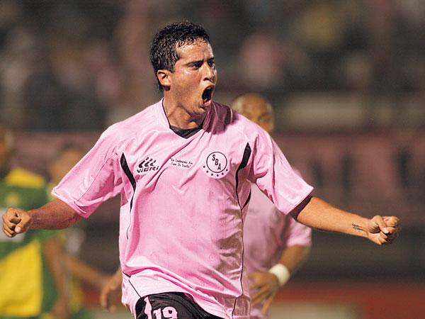 Con hat trick de Rossel