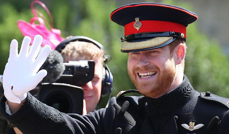 Conoce los detalles del traje que llevó el Príncipe Harry en la Boda Real